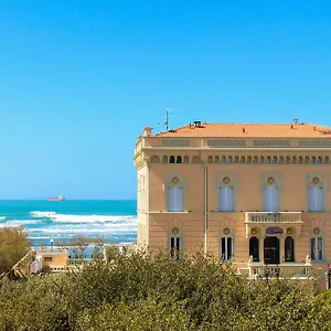 Universal 3*, Livorno Italien